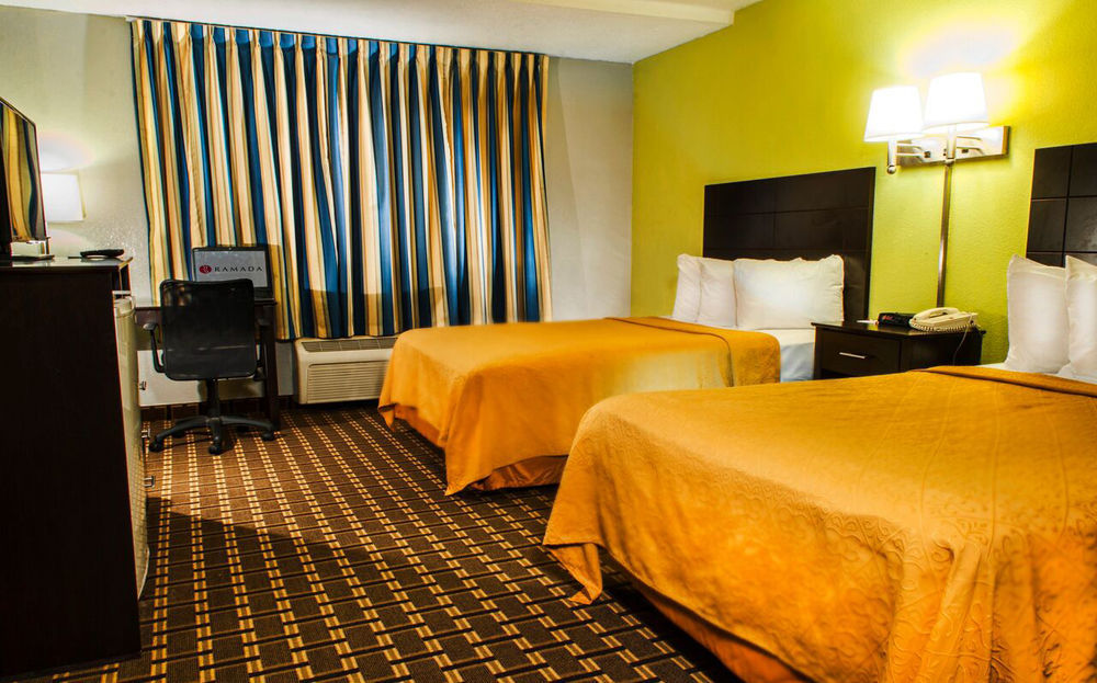 Ramada By Wyndham Orlando South Hotel 3*
