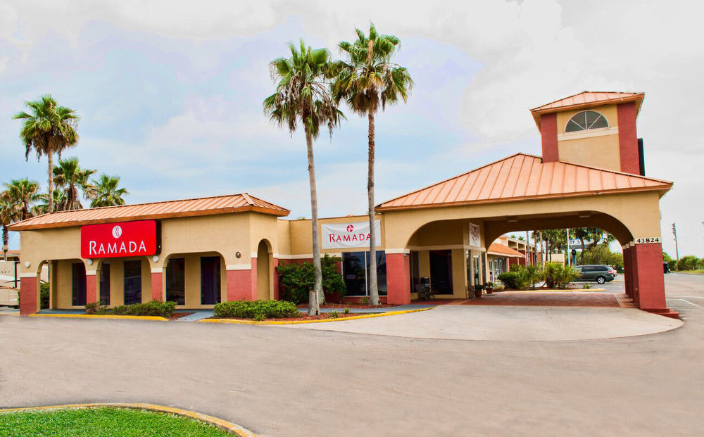 Ramada By Wyndham Orlando South Davenport