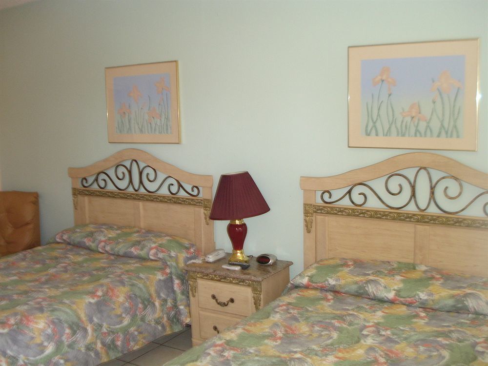 Knights Hallandale Hotel 2*