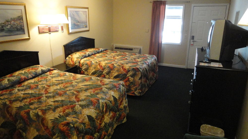 Western - 2* Pensacola