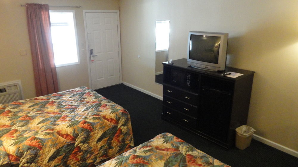 Western - 2* Pensacola