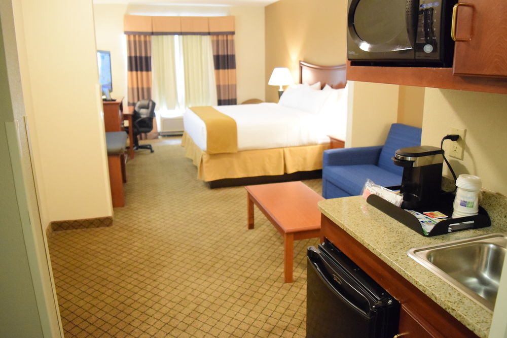 Express & Pensacola West I-10 By Ihg Ferry Pass