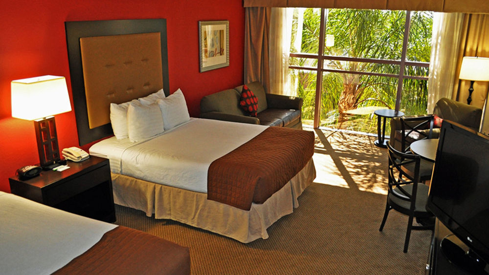 Sawgrass Grand And Sports Complex Hotel