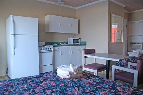 Palm Grove Hotel