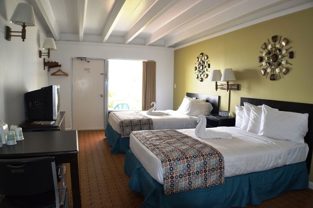 Bikini Hotel 2*