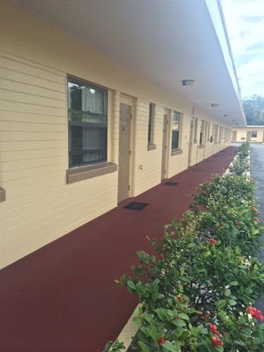 Sunshine Of Daytona Motel