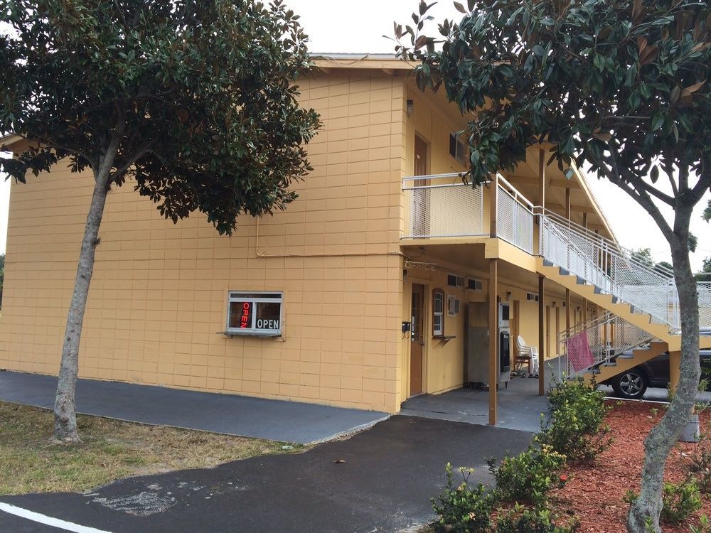 Motel Host Daytona 2*