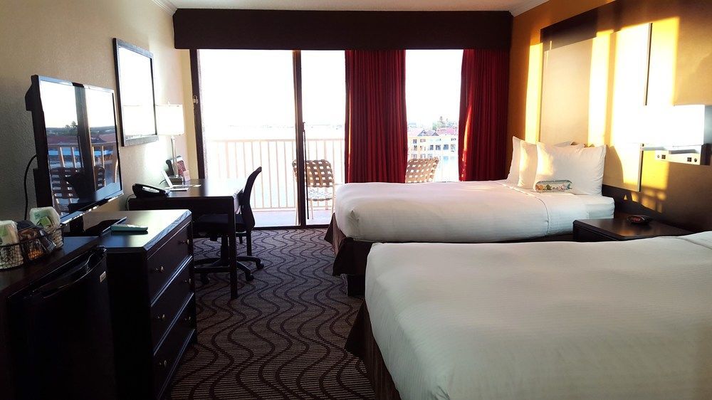 Hotel The Godfrey &