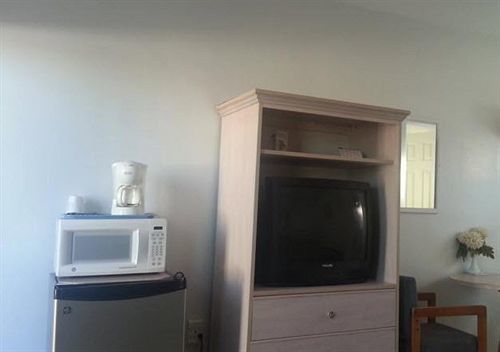 Bleu Beach Resort Motel
