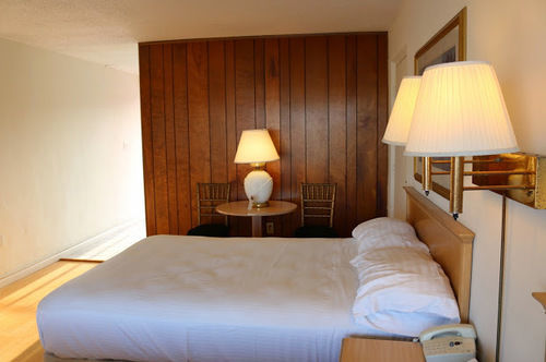Camelot Waterfront 3* Palm Beach