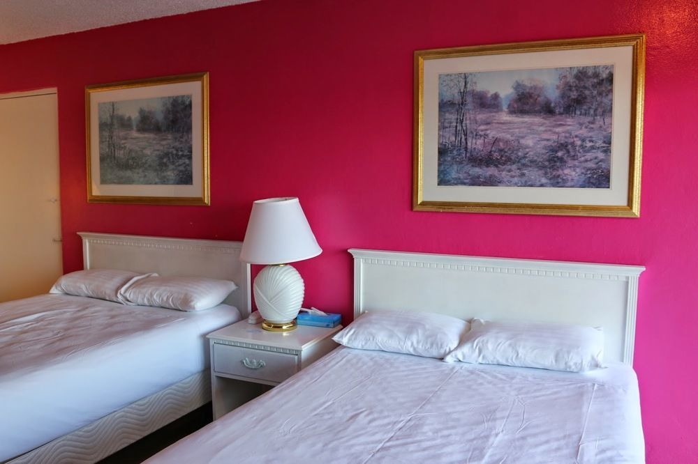 Camelot Waterfront 3*