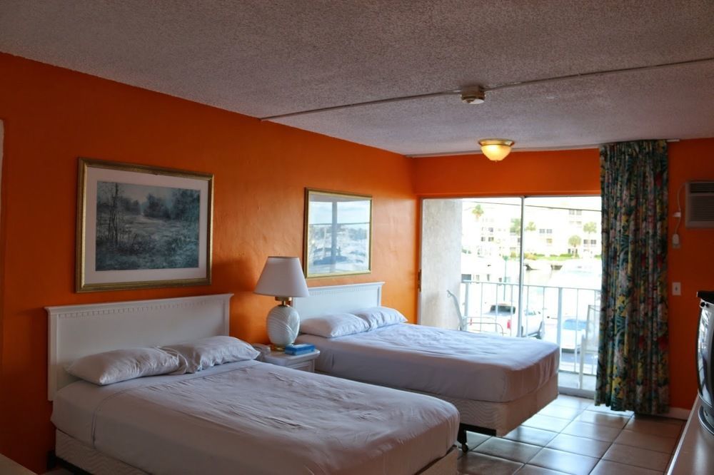 Camelot Waterfront Motel Palm Beach