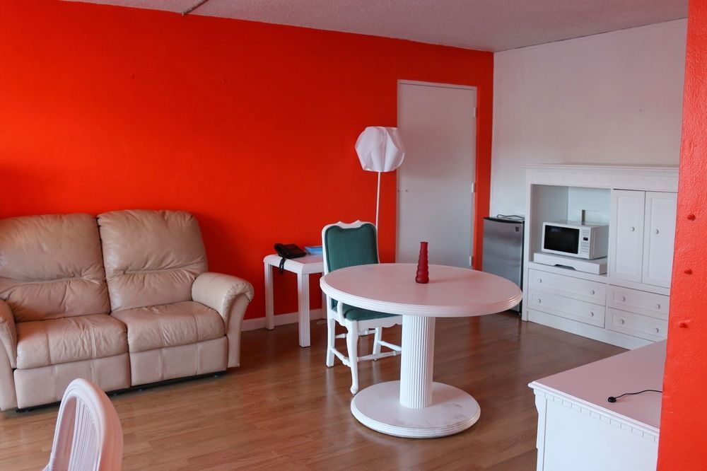 Motel Camelot Waterfront 3*
