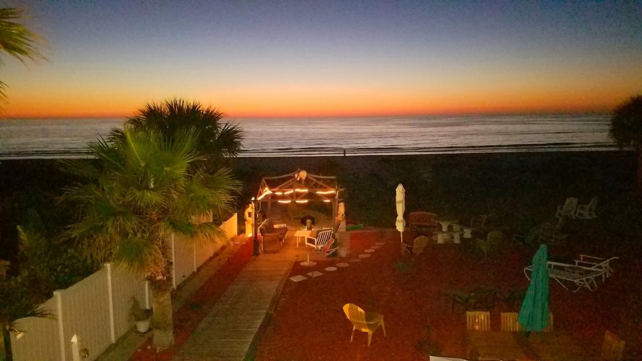 Apartment Sun N Fun Beachfront Vacation *