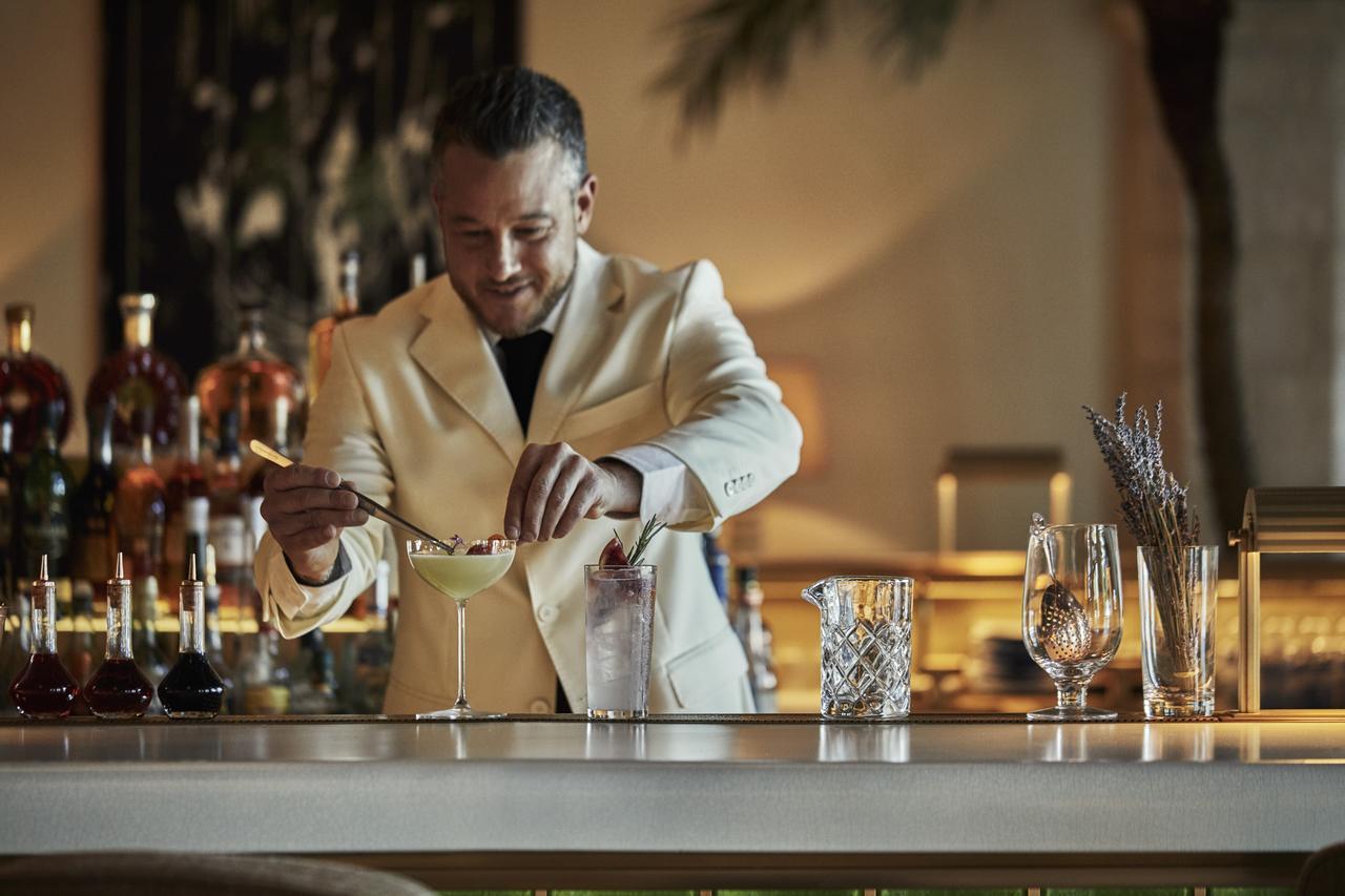 Hotel Four Seasons At The Surf Club