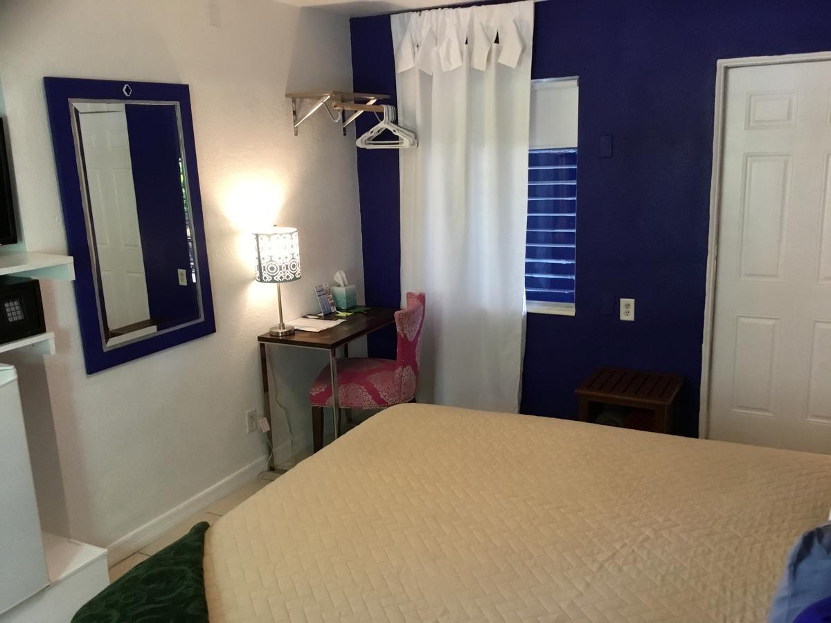 Beach House Cabanas Hotel Treasure Island