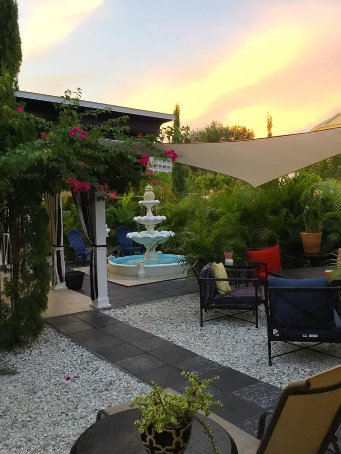 Hotel Beach House Cabanas