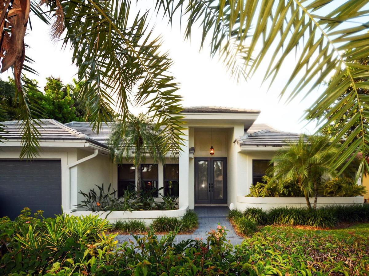 Dolphin Retreat - East Holiday home