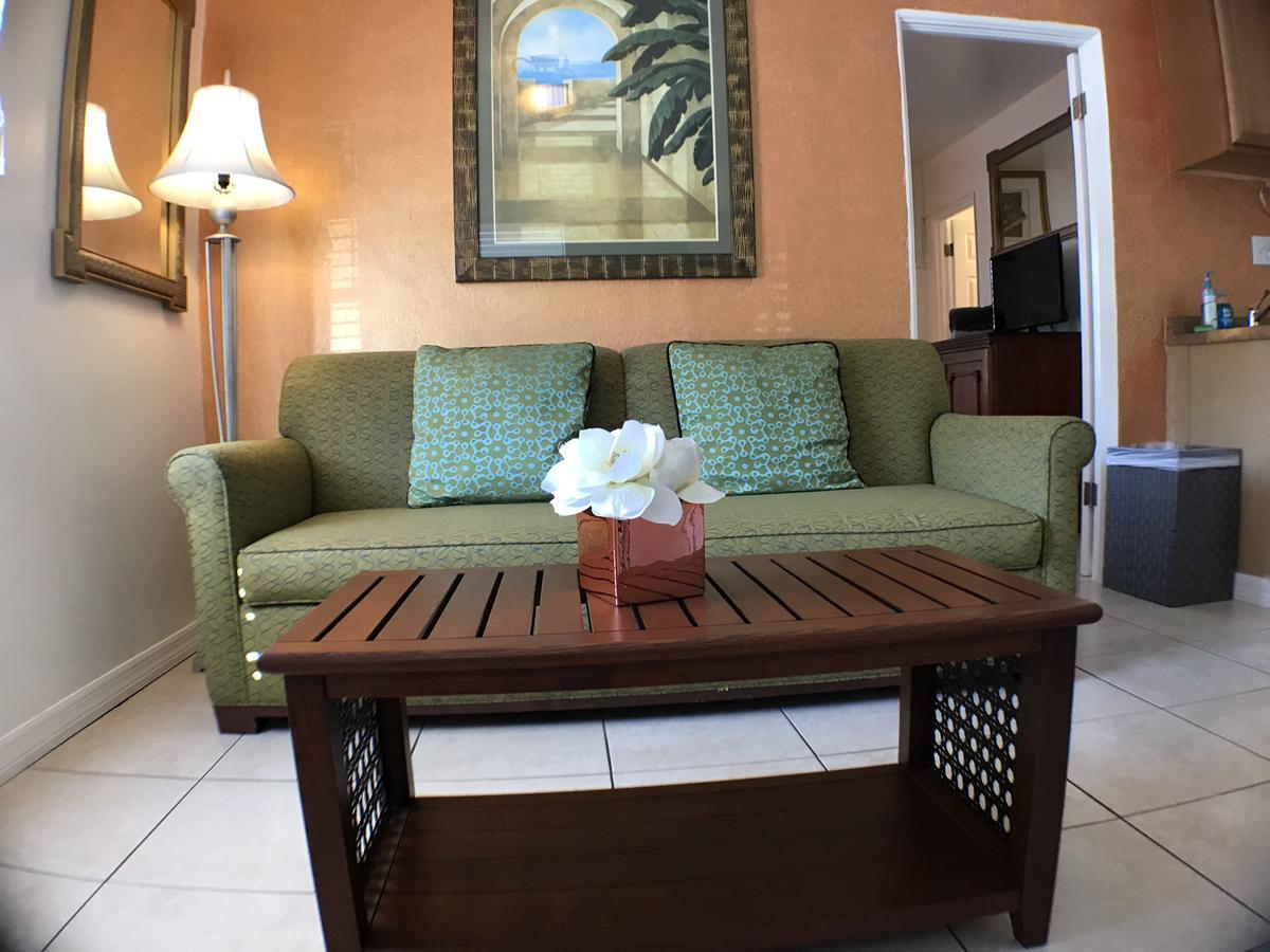 Beach House Cabanas Hotel