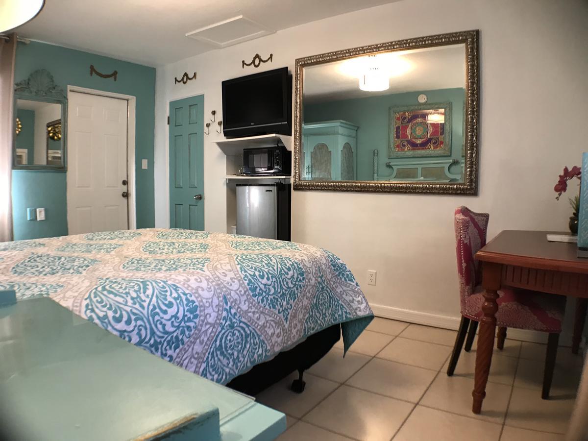 Beach House Cabanas