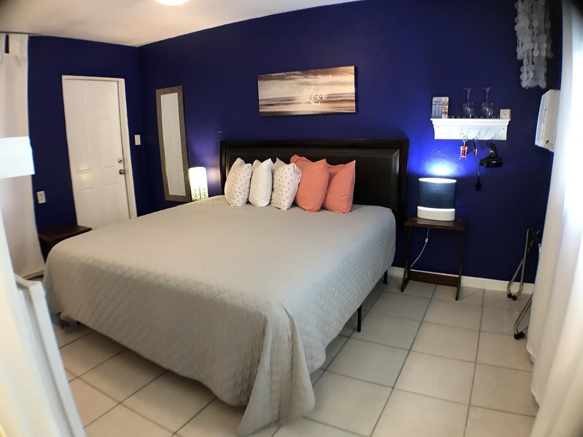 Beach House Cabanas Hotel