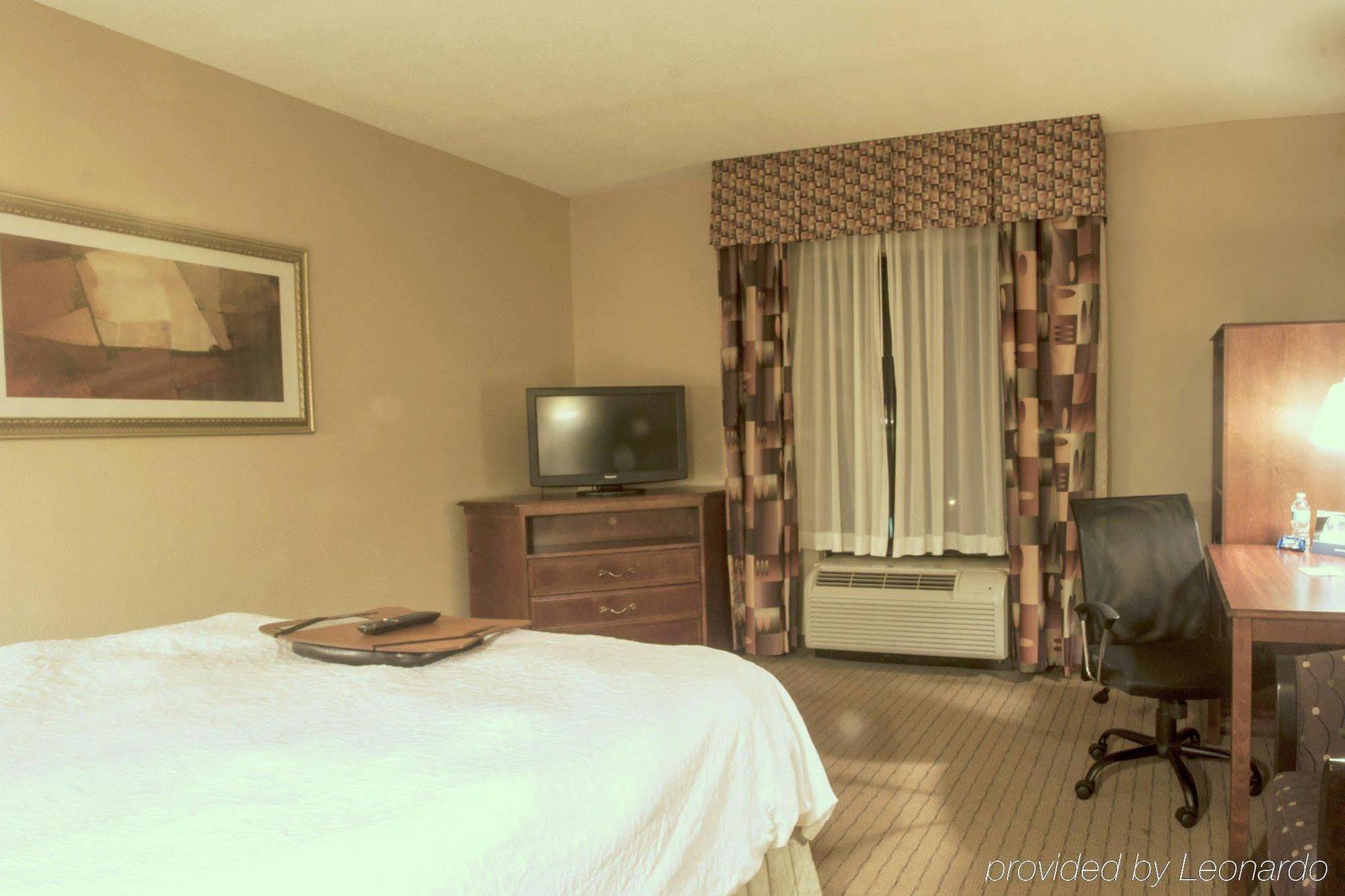 Hampton & Hotel Largo