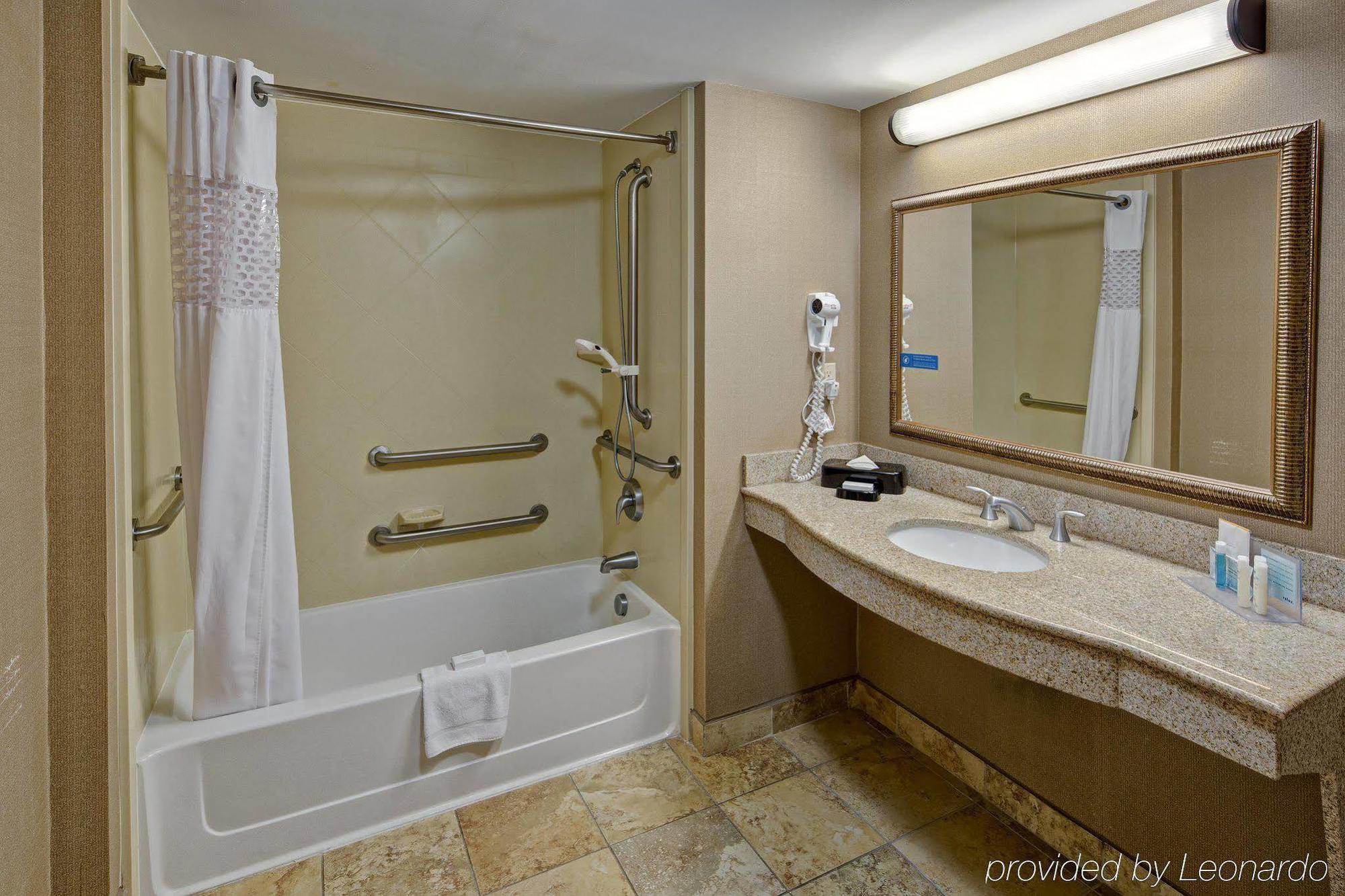 Hotel Express & Destin - Miramar By Ihg