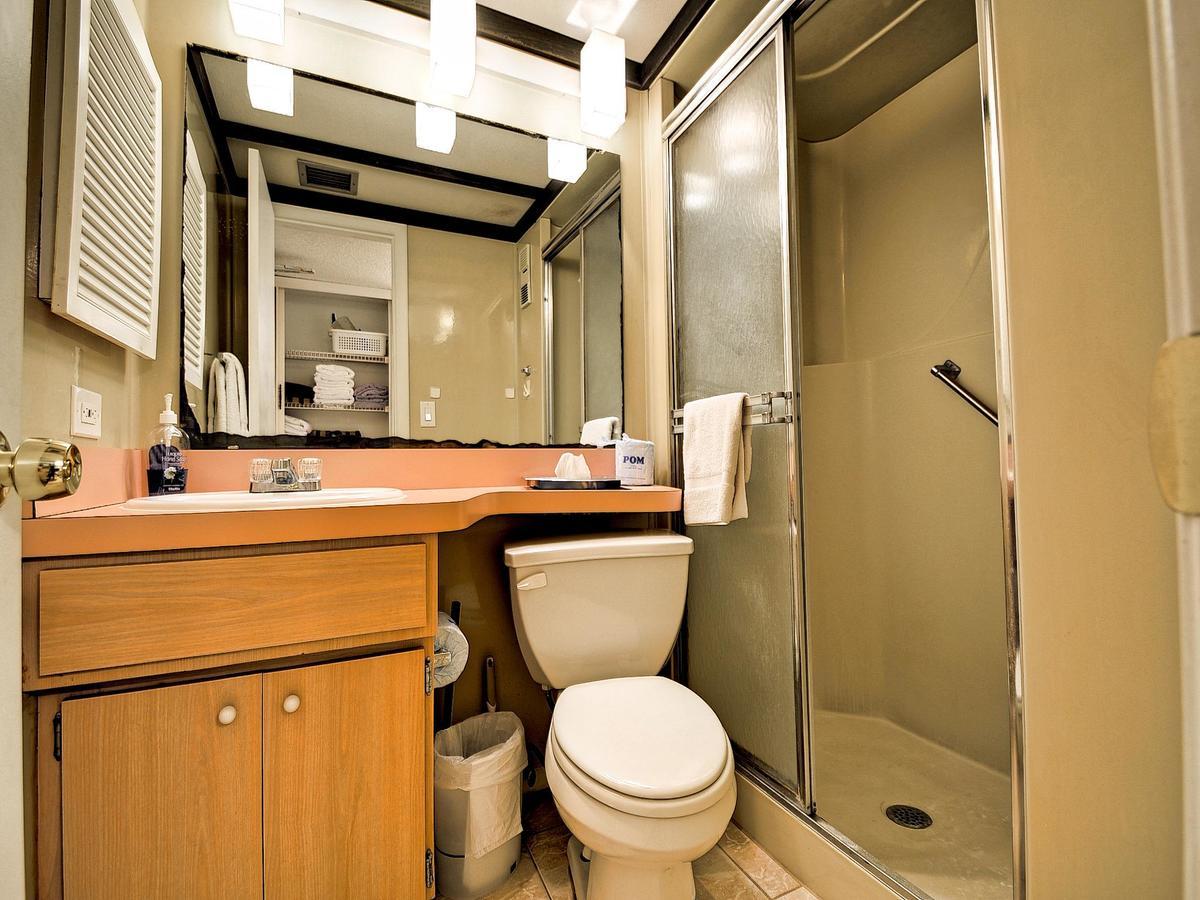 440 West 408n * Clearwater Beach