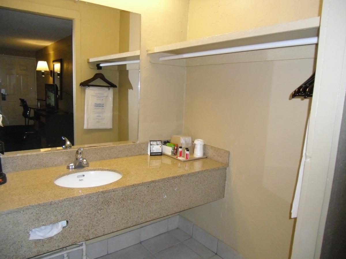 Super 8 By Wyndham West Palm 2* Lantana