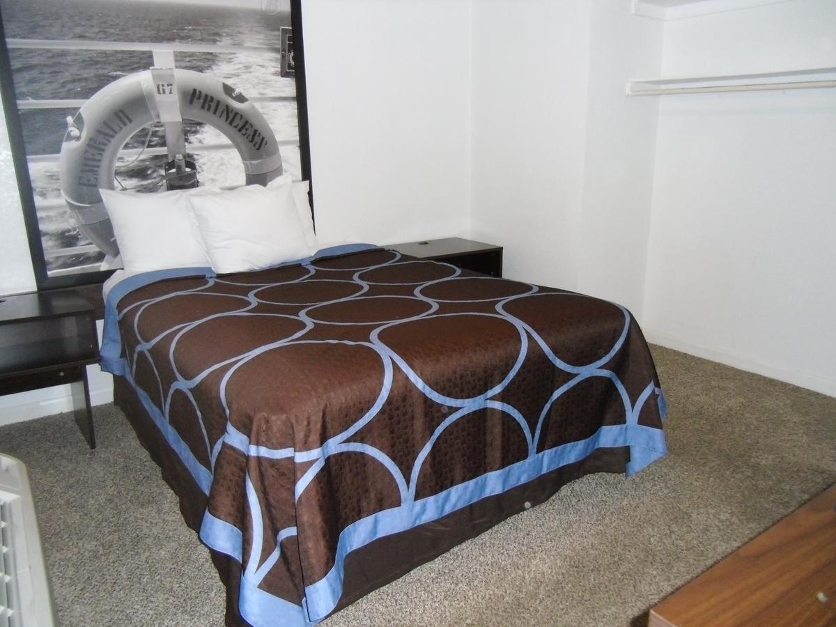Motel Super 8 By Wyndham West Palm 2*