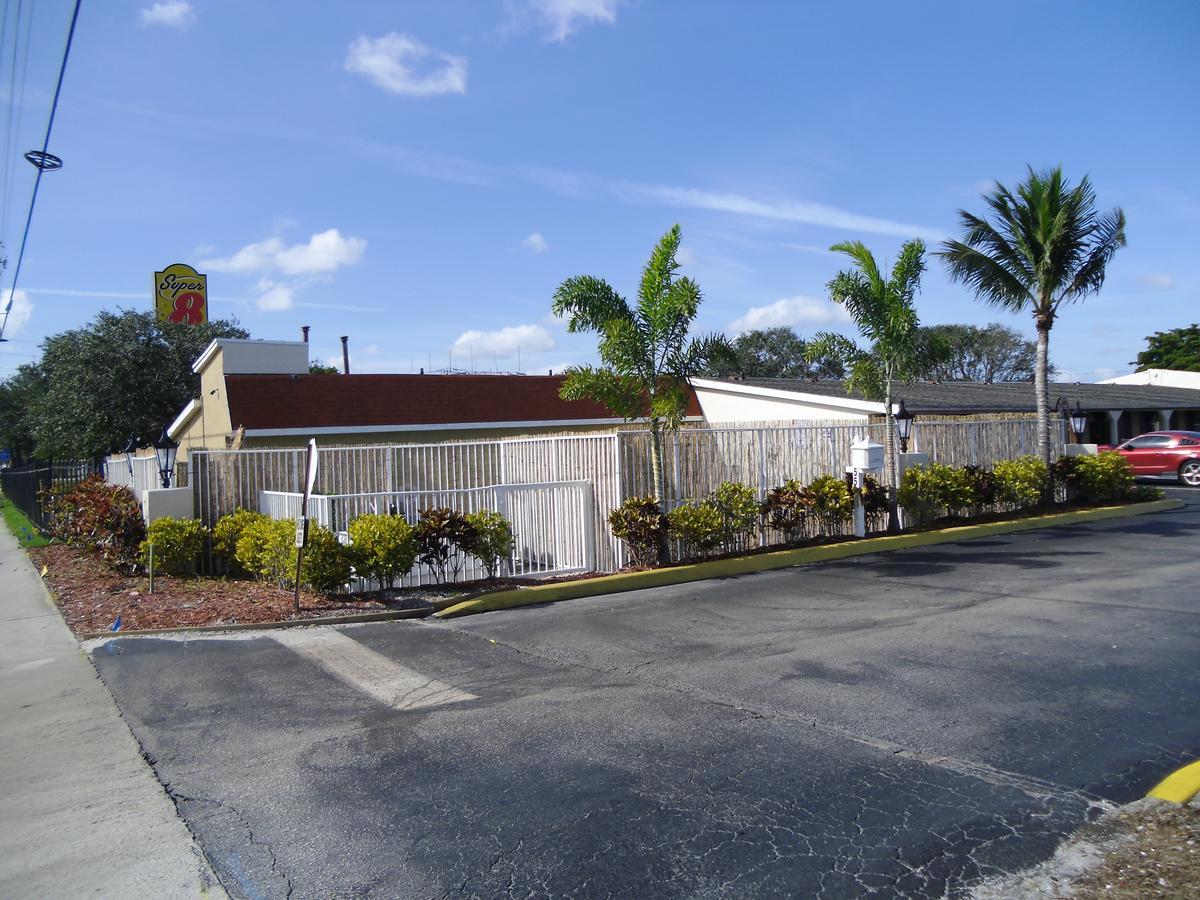 Super 8 By Wyndham West Palm 2* Lantana