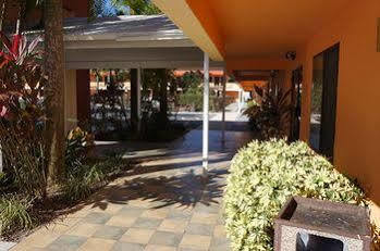 Super 8 By Wyndham Hotel *