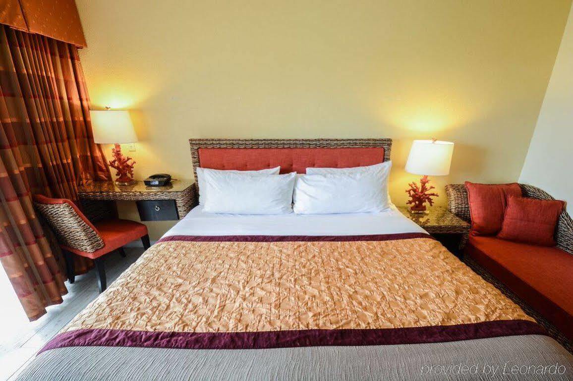 Royal Hutchinson Island Hotel