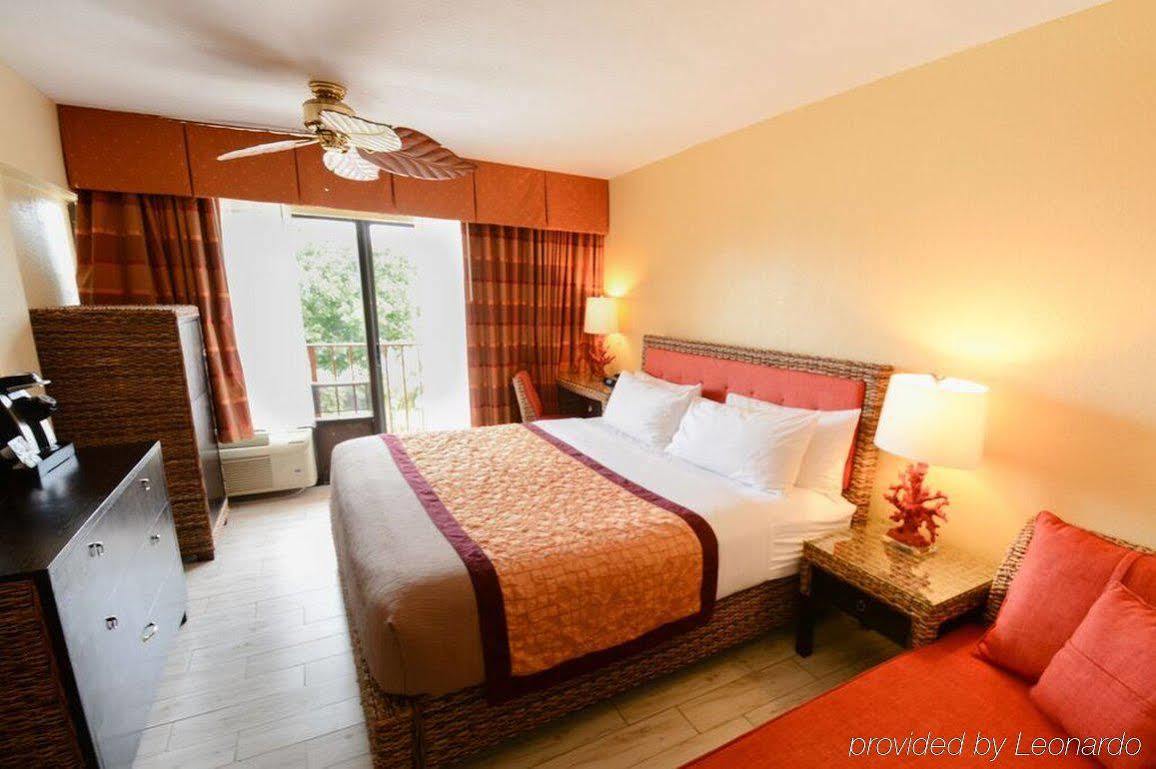 Royal Hutchinson Island Hotel