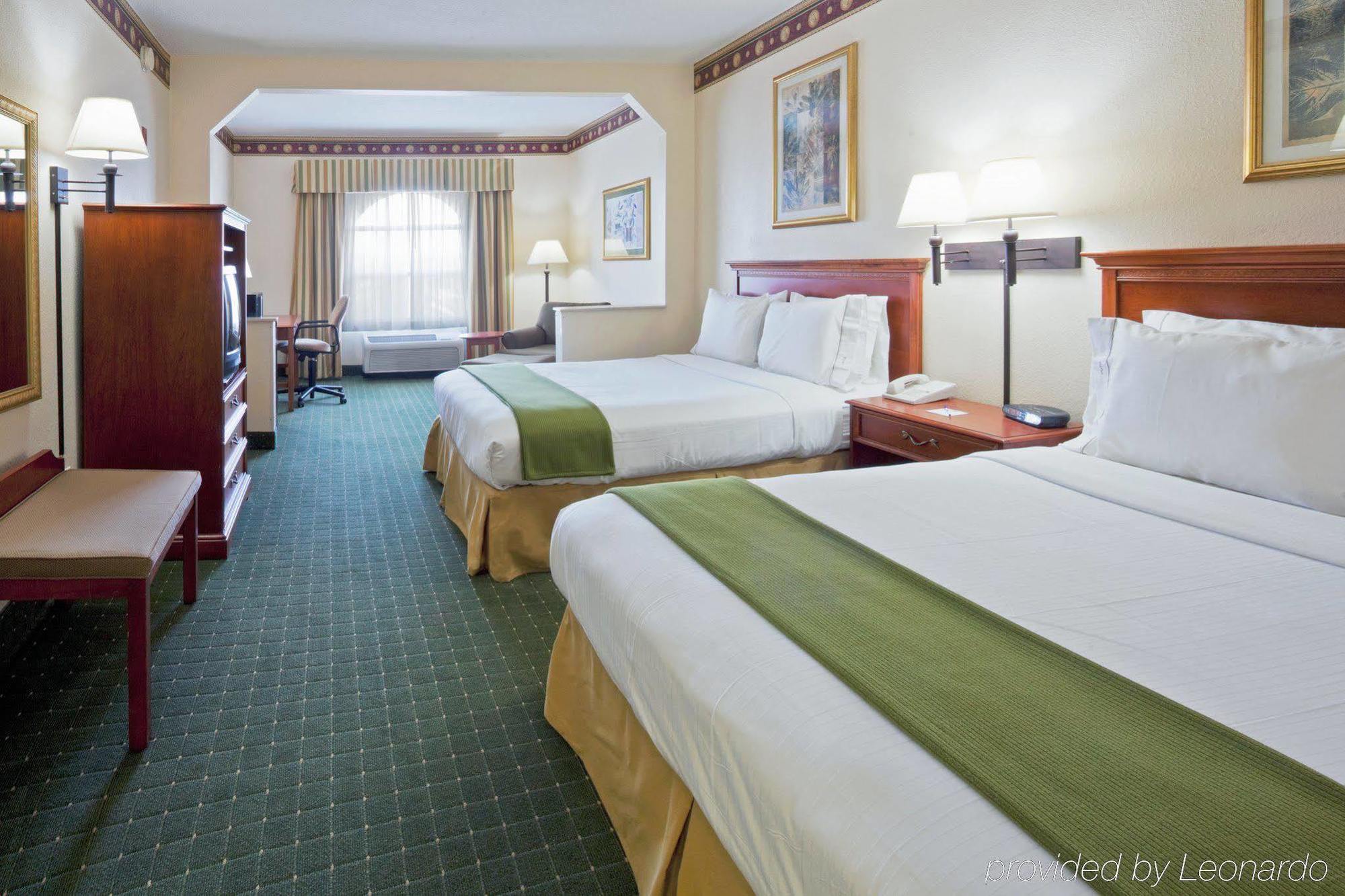 Express & International Airport By Ihg Hotel