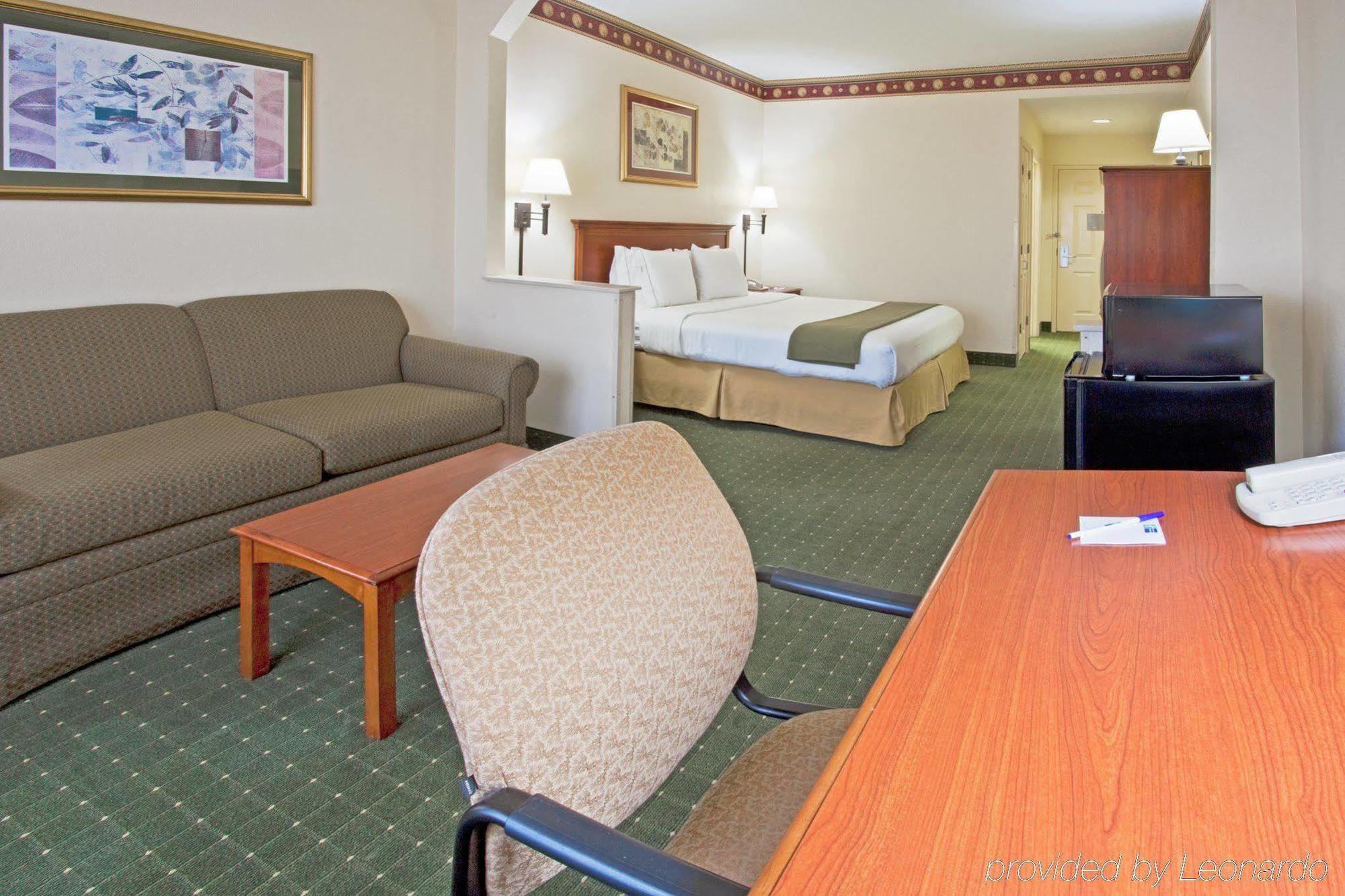 Express & International Airport By Ihg Hotel Orlando