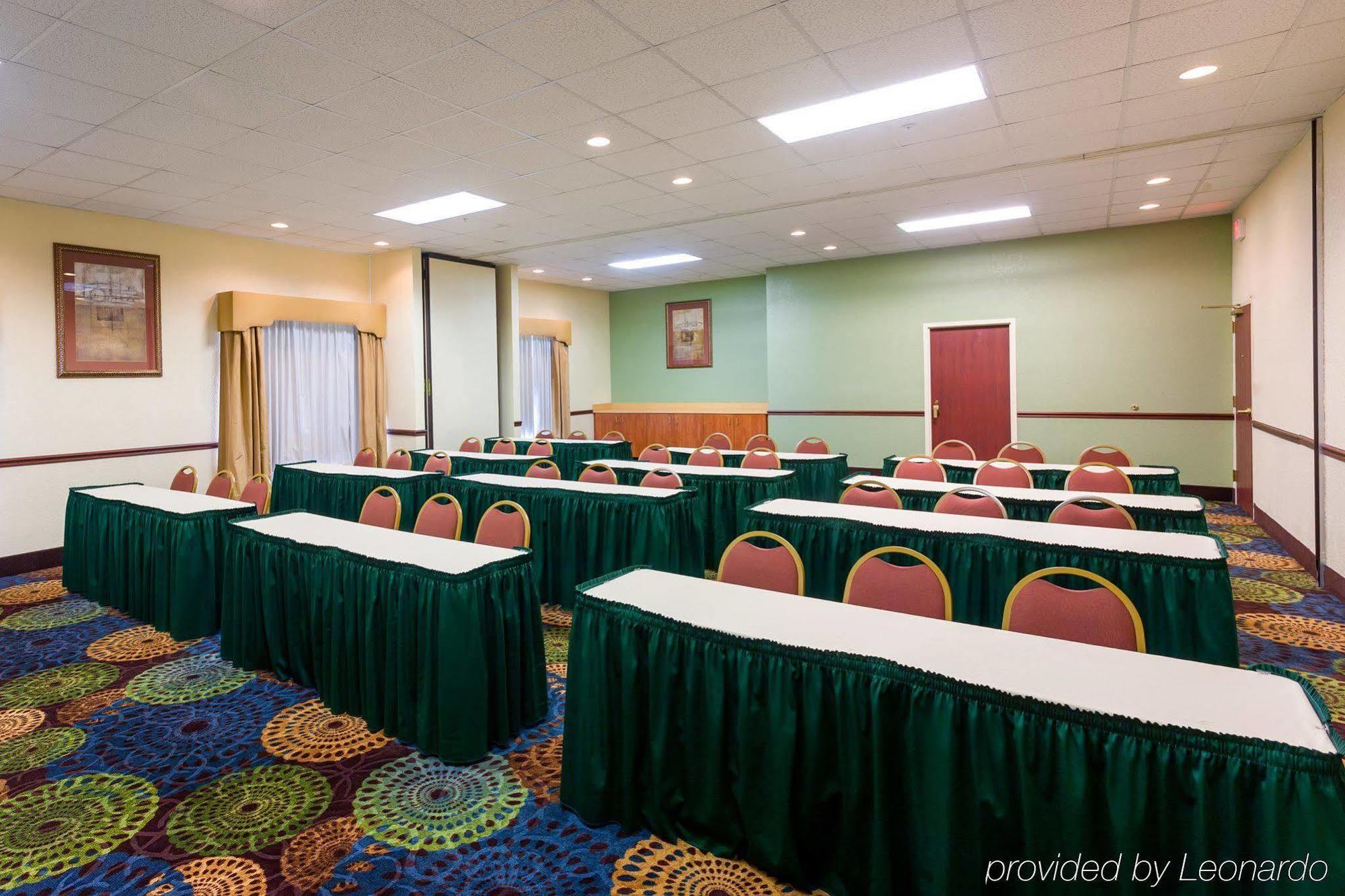 Hotel Express & Tampa-fairgrounds-casino By Ihg 2*