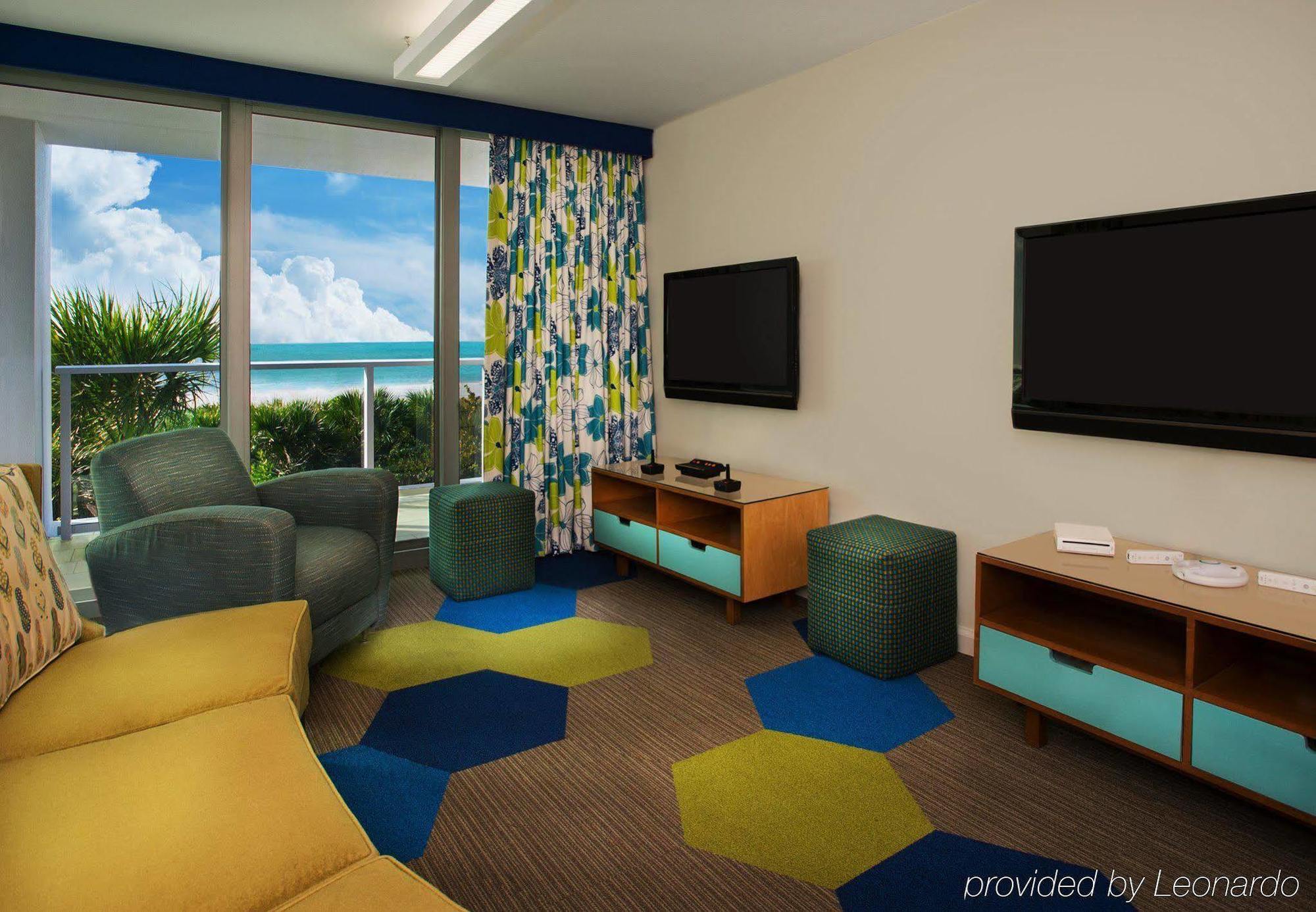 Marriott's Crystal Shores Hotel