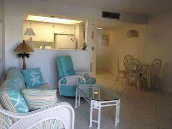 Coconuts Hotel