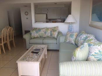 Coconuts Hotel