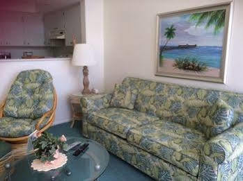 Coconuts 3* Anna Maria