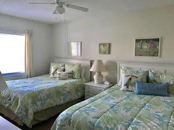 Coconuts Hotel