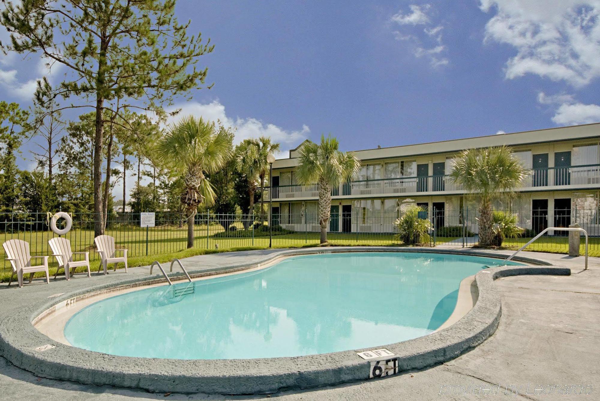 6 Marianna, Fl Hotel 2*