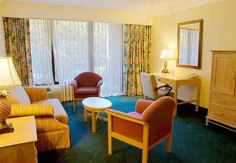 Courtyard By Marriott - Hotel