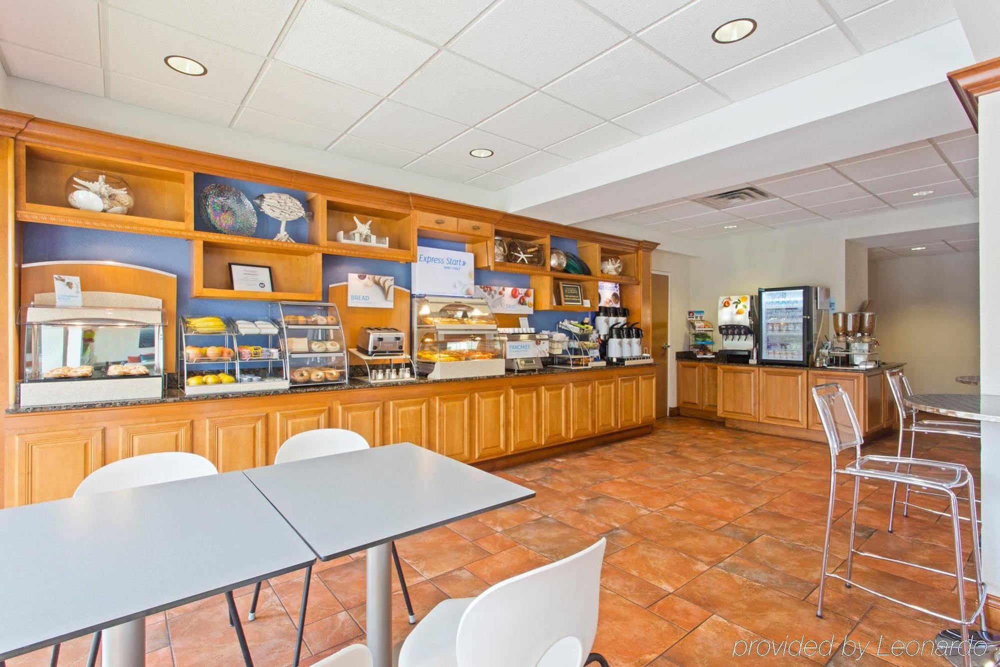 Express & Clearwater North/dunedin Hotel 2*