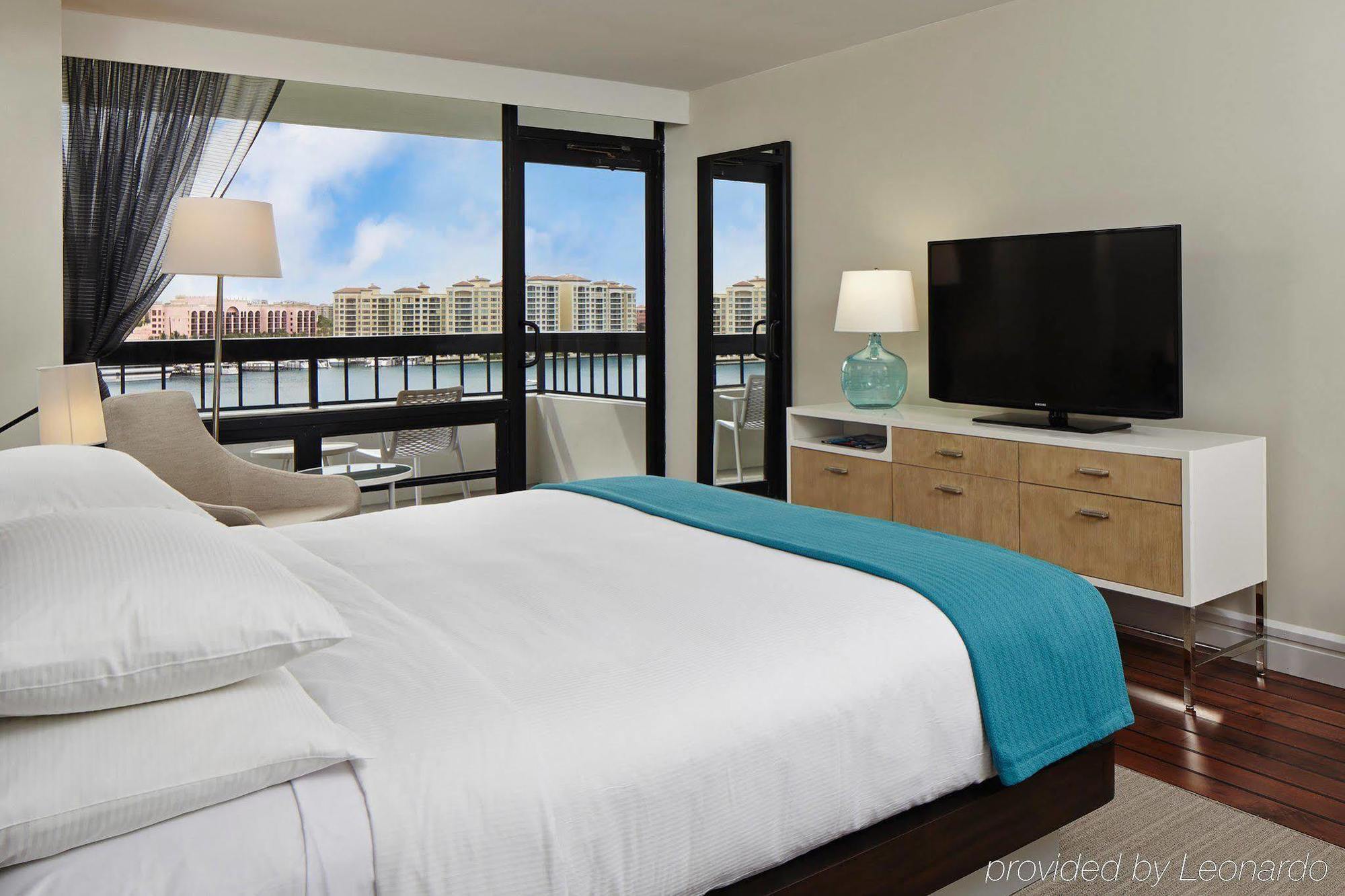 Resort Waterstone & Marina Boca Raton, Curio Collection By Hilton