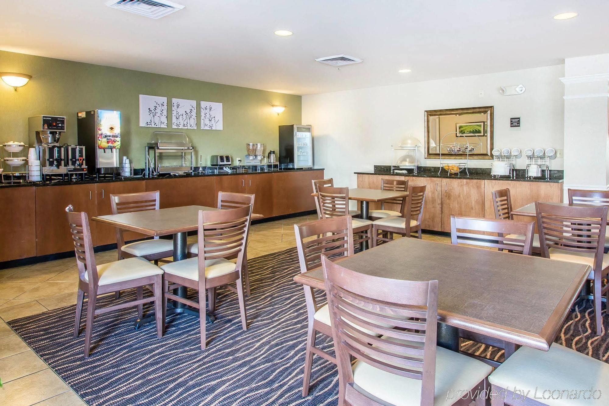 Garner Panama Northeast By Ihg Hotel 3*