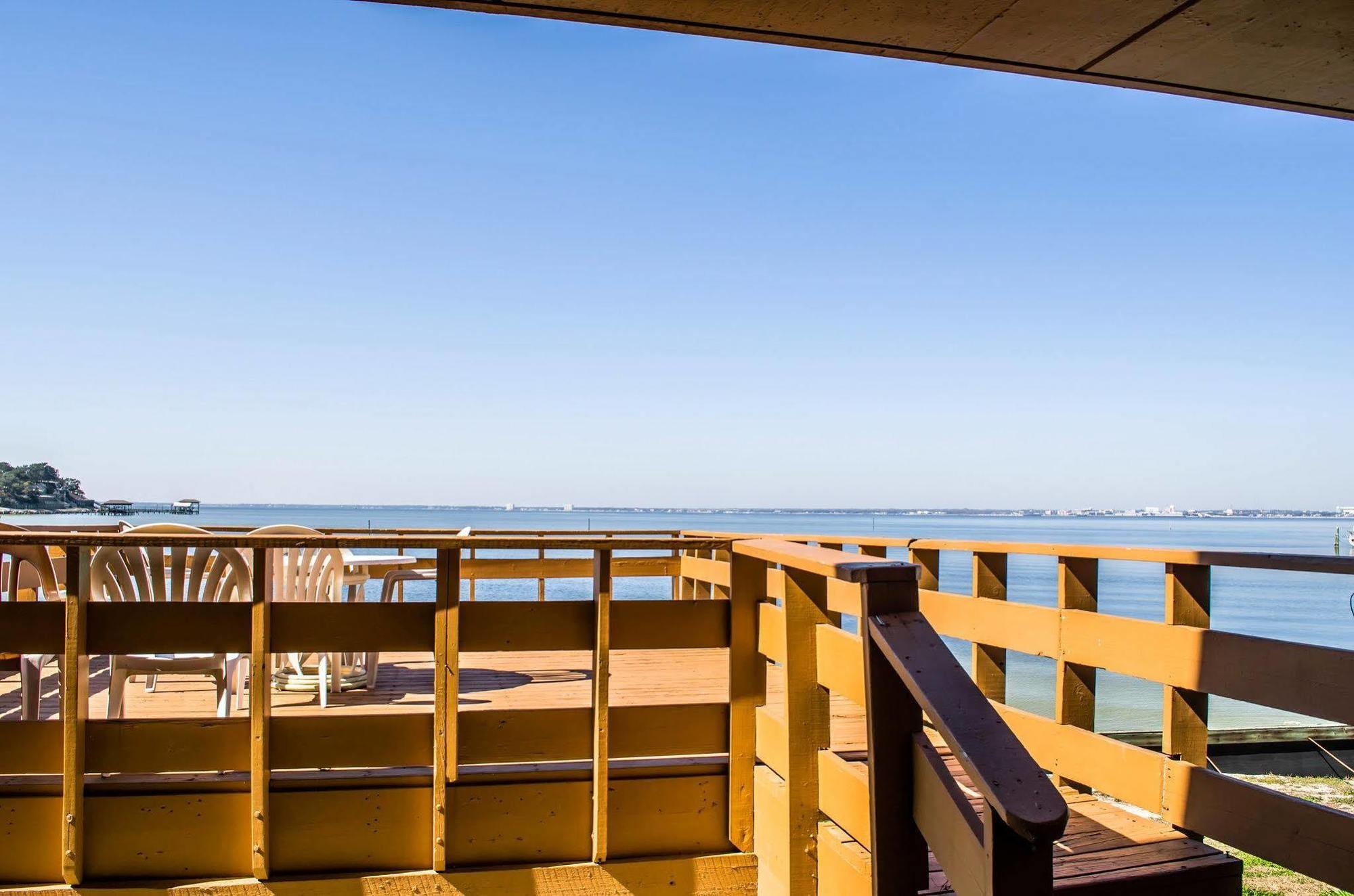 Quality & Bayside Near Pensacola Hotel Gulf Breeze
