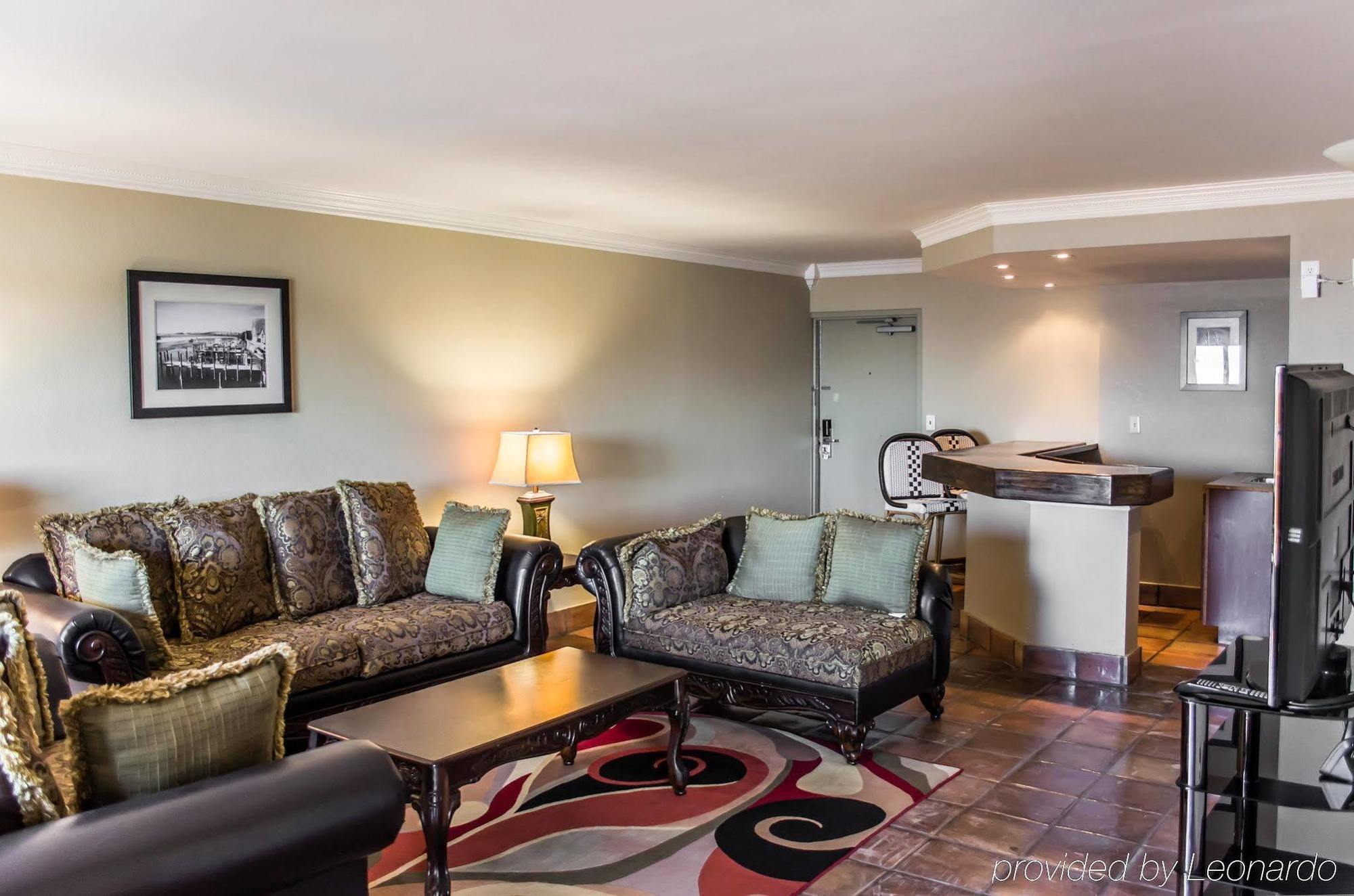 Hotel Quality & Bayside Near Pensacola 2*