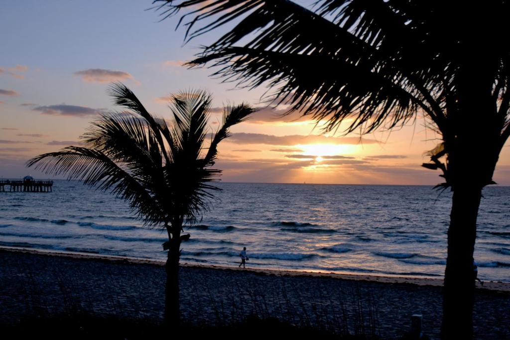 Windjammer And Club Lauderdale-by-the-Sea